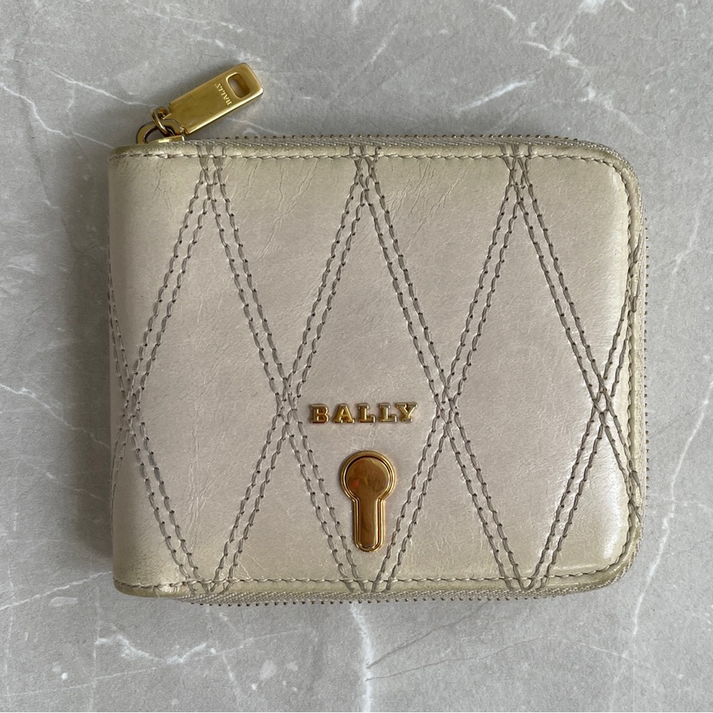 Bally Cassy Cecyle Lock Quilted Leather Zippy Compact Wallet